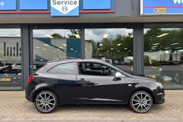 SEAT Ibiza (2012) thumbnail 3