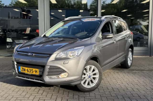 Ford Kuga (2014) thumbnail 1