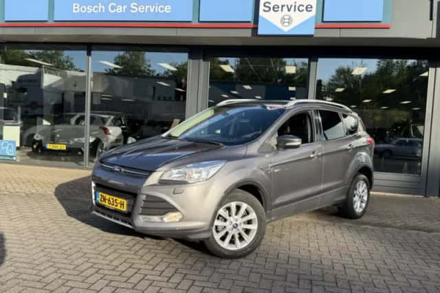 Ford Kuga (2014) thumbnail 2