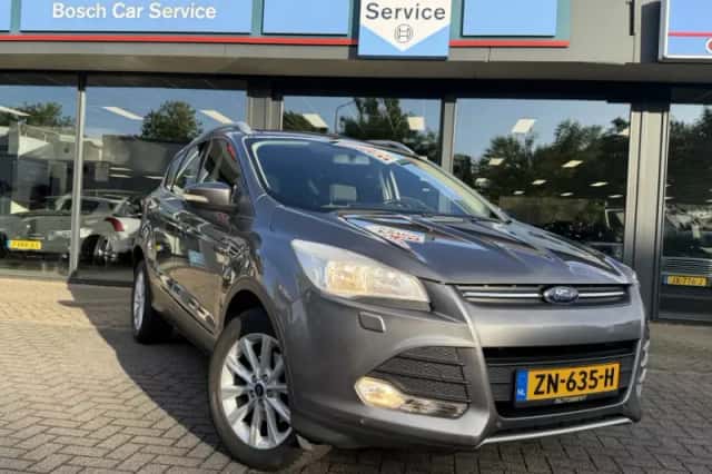 Ford Kuga (2014) thumbnail 3