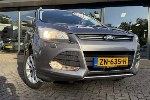 Ford Kuga (2014) thumbnail 4