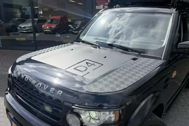Land Rover Discovery (2009) thumbnail 2