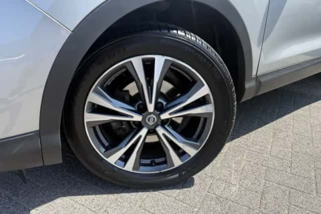 Nissan Qashqai (2018) thumbnail 3