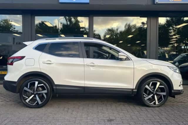 Nissan Qashqai (2018) thumbnail 5