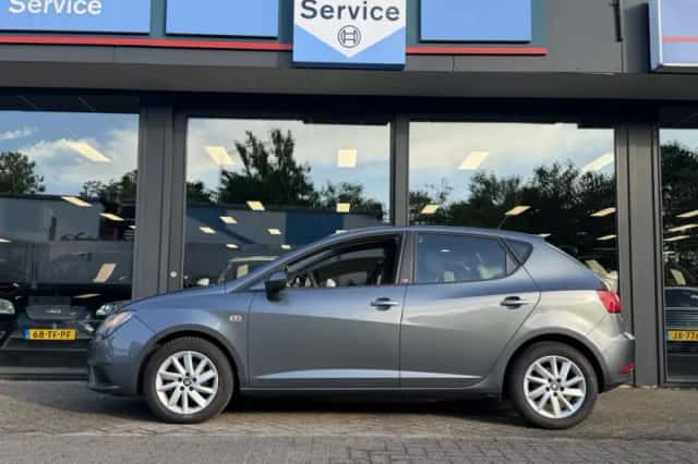 SEAT Ibiza (2017) thumbnail 3