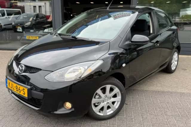 Mazda 2 (2009) thumbnail 1