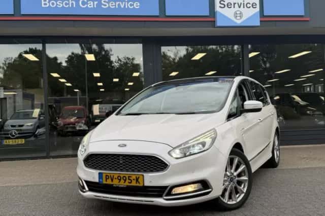 Ford S-Max (2017) thumbnail 3