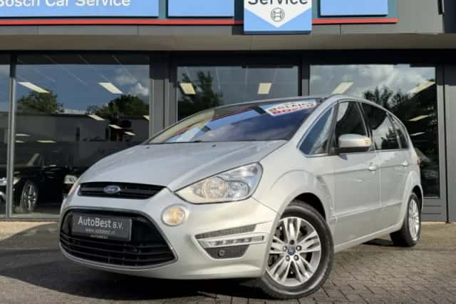 Ford S-Max (2010) thumbnail 3