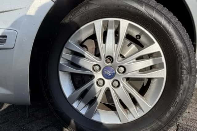 Ford S-Max (2010) thumbnail 5