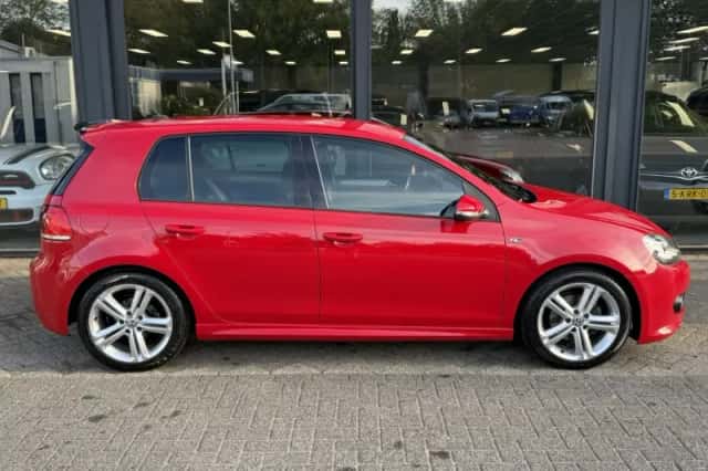 Volkswagen Golf (2011) thumbnail 3