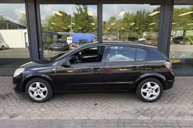 Opel Astra (2007) thumbnail 2