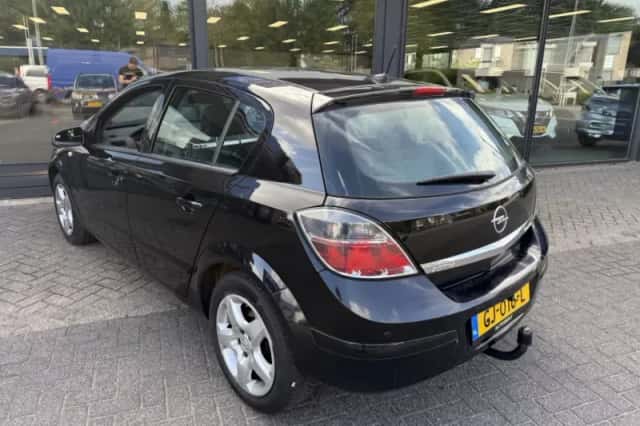 Opel Astra (2007) thumbnail 5