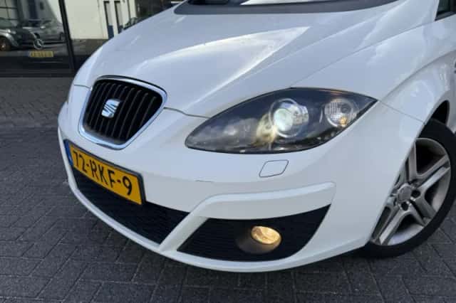 SEAT Altea XL (2011) thumbnail 2