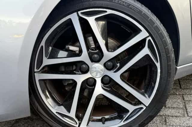Peugeot 308 (2018) thumbnail 4