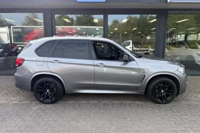 BMW X5 (2014) thumbnail 6
