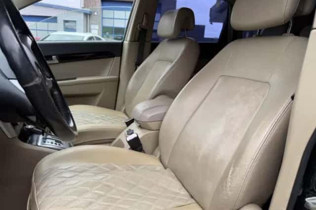 Chevrolet Captiva (2008) thumbnail 4