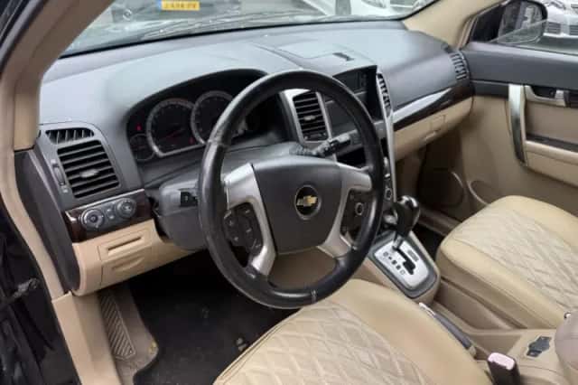 Chevrolet Captiva (2008) thumbnail 5