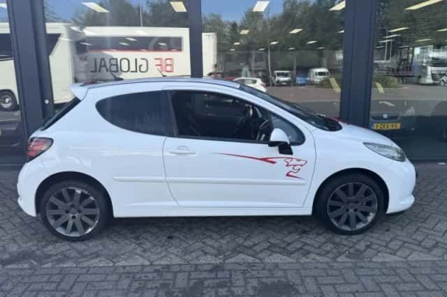 Peugeot 207 (2009) thumbnail 4
