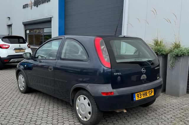 Opel Corsa (2001) thumbnail 2