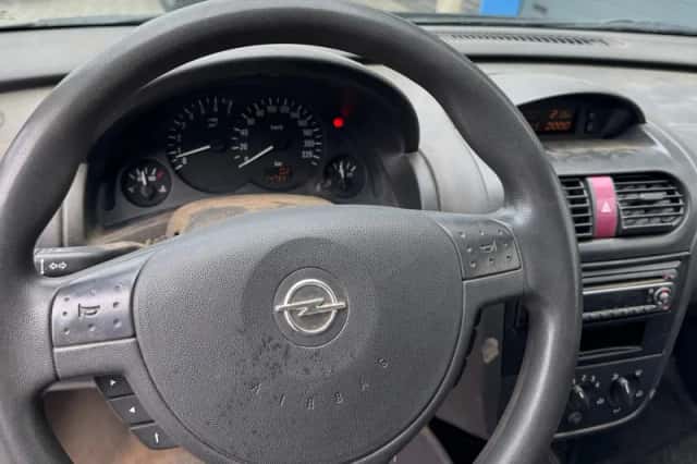 Opel Corsa (2001) thumbnail 5