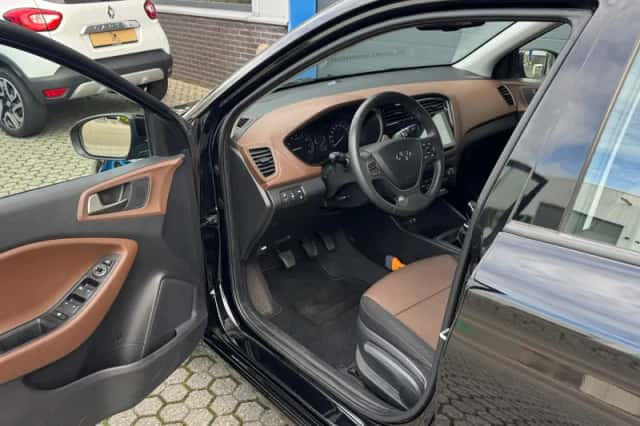 Hyundai i20 (2019) thumbnail 3
