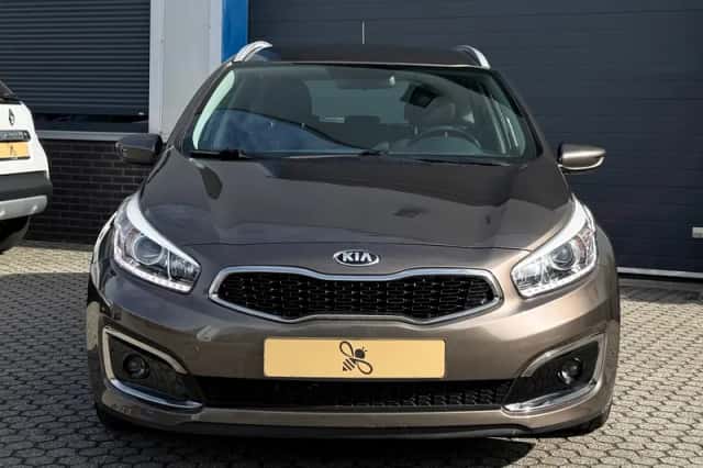 Kia Ceed (2016) thumbnail 4