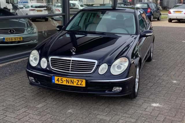 Mercedes-Benz E-Klasse (2004) thumbnail 3