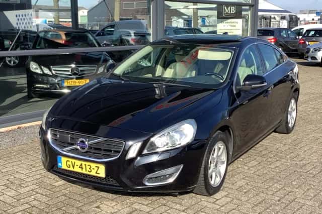 Volvo S60 (2011) thumbnail 2