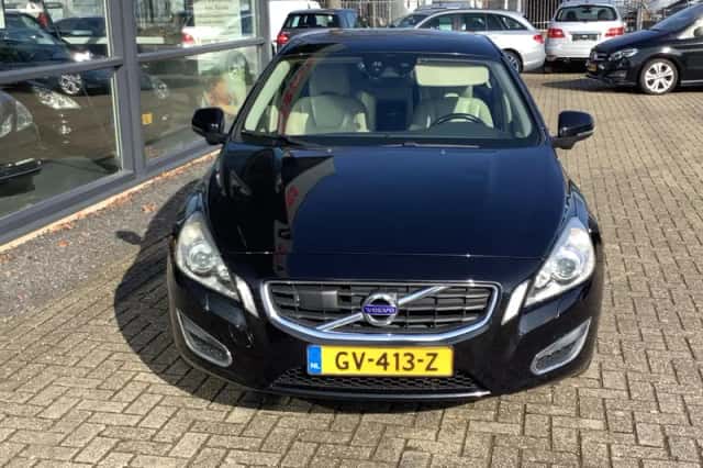 Volvo S60 (2011) thumbnail 3