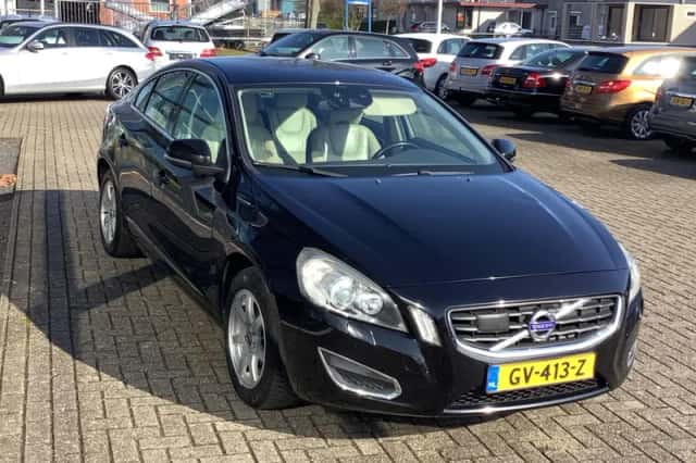 Volvo S60 (2011) thumbnail 4