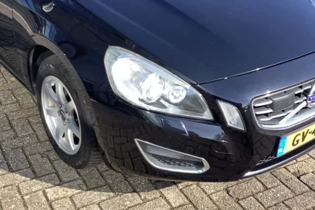 Volvo S60 (2011) thumbnail 5