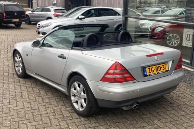 Mercedes-Benz SLK-Klasse (1999) thumbnail 2
