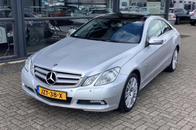 Mercedes-Benz E-Klasse (2009) thumbnail 2