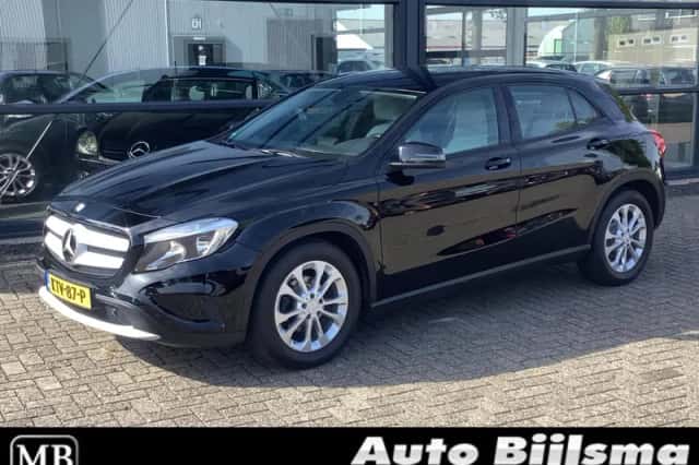 Mercedes-Benz GLA-Klasse (2014) thumbnail 1