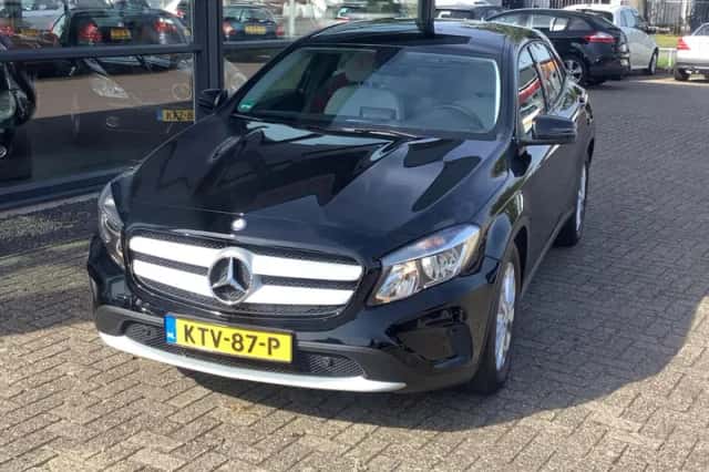 Mercedes-Benz GLA-Klasse (2014) thumbnail 2