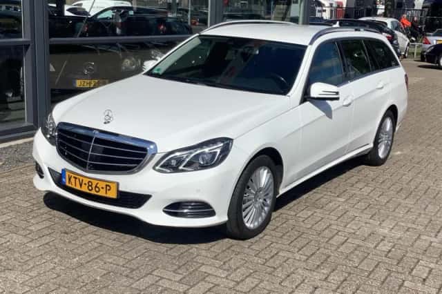 Mercedes-Benz E-Klasse (2013) thumbnail 2