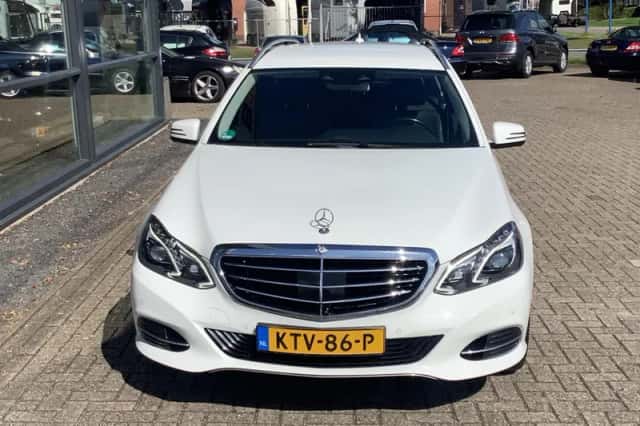 Mercedes-Benz E-Klasse (2013) thumbnail 3