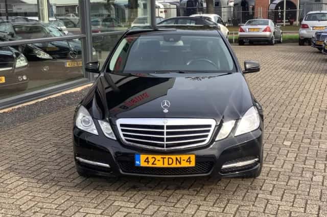 Mercedes-Benz E-Klasse (2012) thumbnail 3