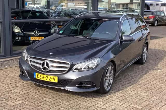 Mercedes-Benz E-Klasse (2015) thumbnail 2