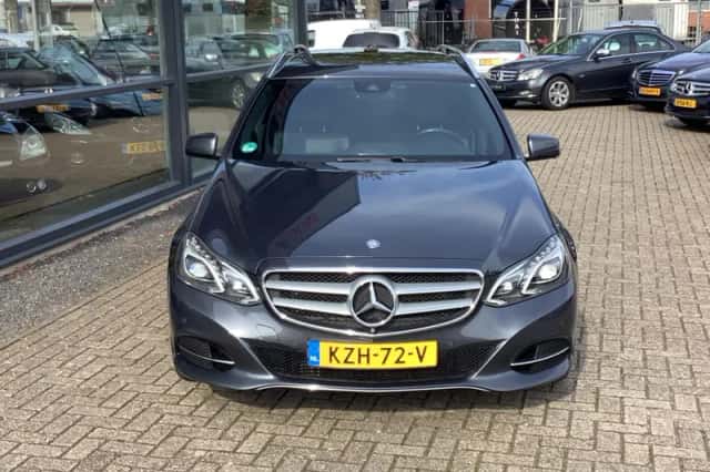 Mercedes-Benz E-Klasse (2015) thumbnail 3