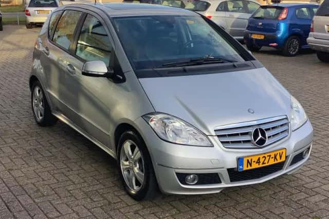 Mercedes-Benz A-Klasse (2011) thumbnail 3