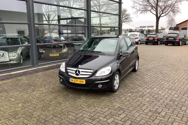 Mercedes-Benz B-Klasse (2011) thumbnail 2