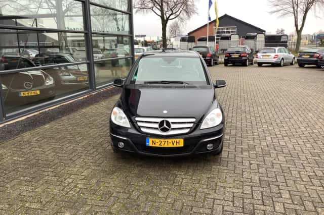 Mercedes-Benz B-Klasse (2011) thumbnail 3