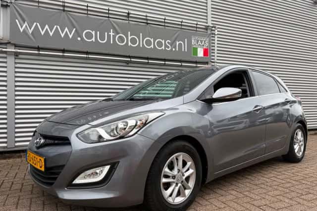 Hyundai i30 (2015) thumbnail 2