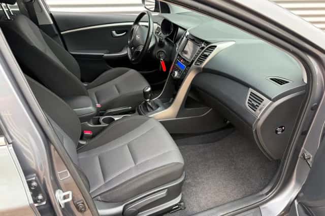 Hyundai i30 (2015) thumbnail 5