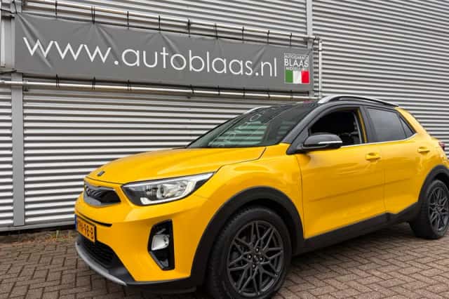 Kia Stonic (2019) thumbnail 2