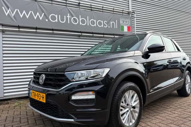 Volkswagen T-Roc (2020) thumbnail 2