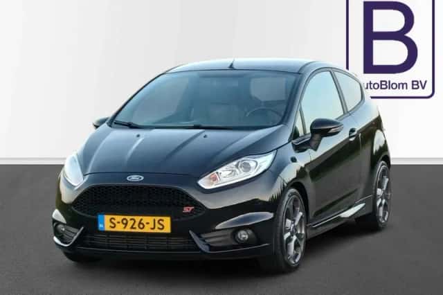 Ford Fiesta (2015) thumbnail 3