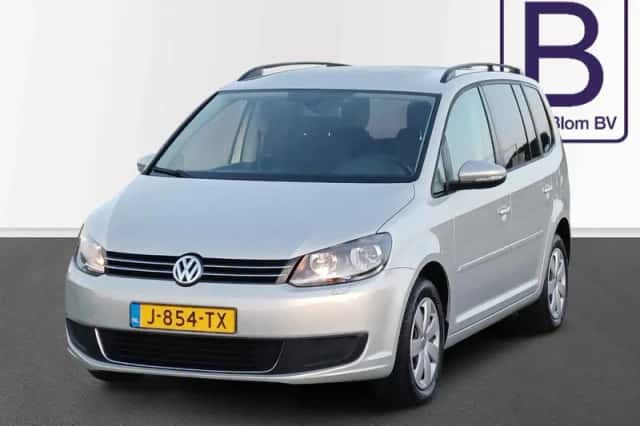 Volkswagen Touran (2015) thumbnail 3