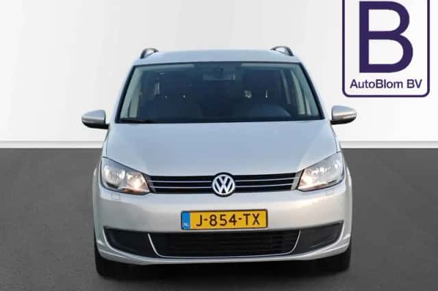 Volkswagen Touran (2015) thumbnail 4